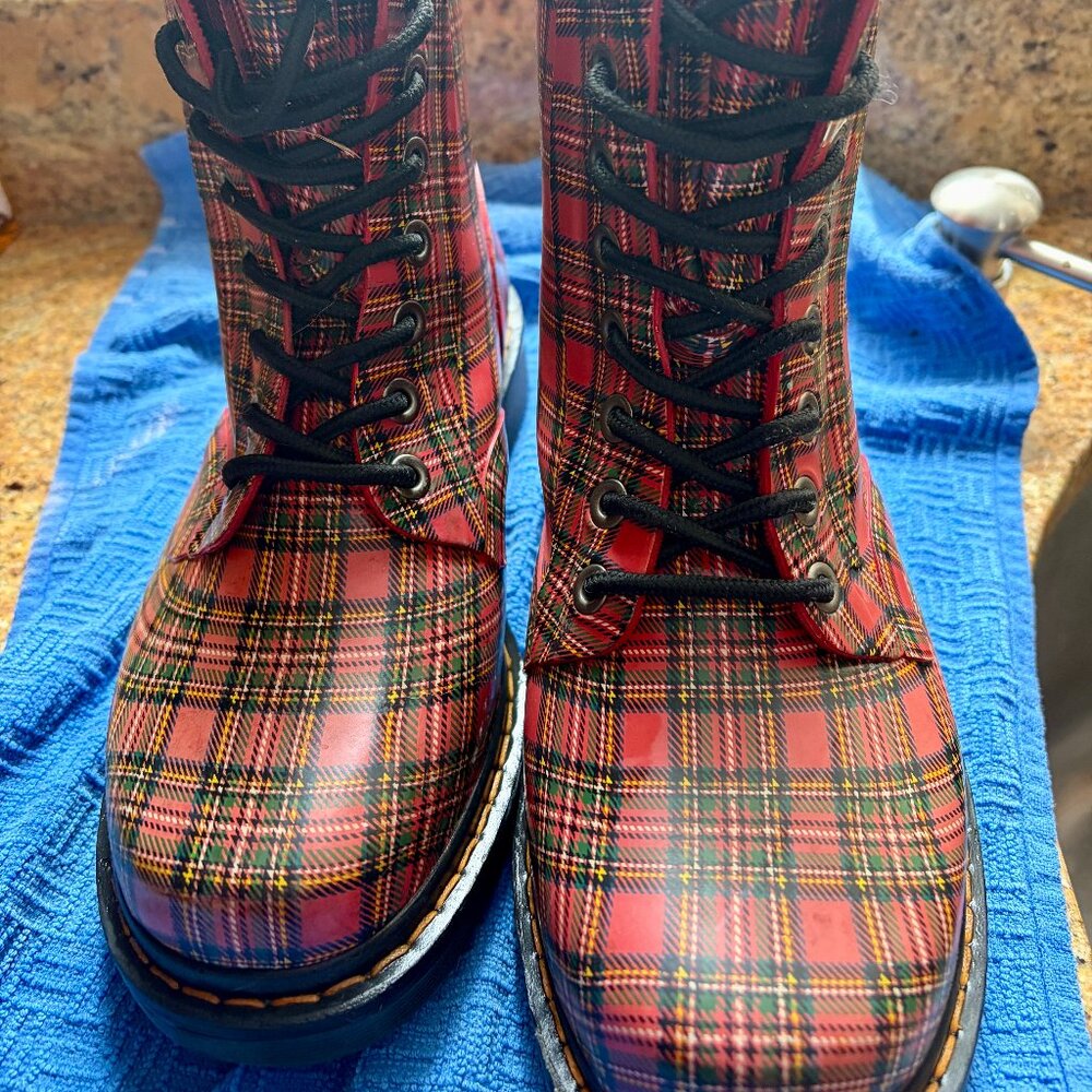 Vintage Rare Dr. Martens Drench Plaid Rubber Lace-Up Boot Women's Sz 9 GUC
